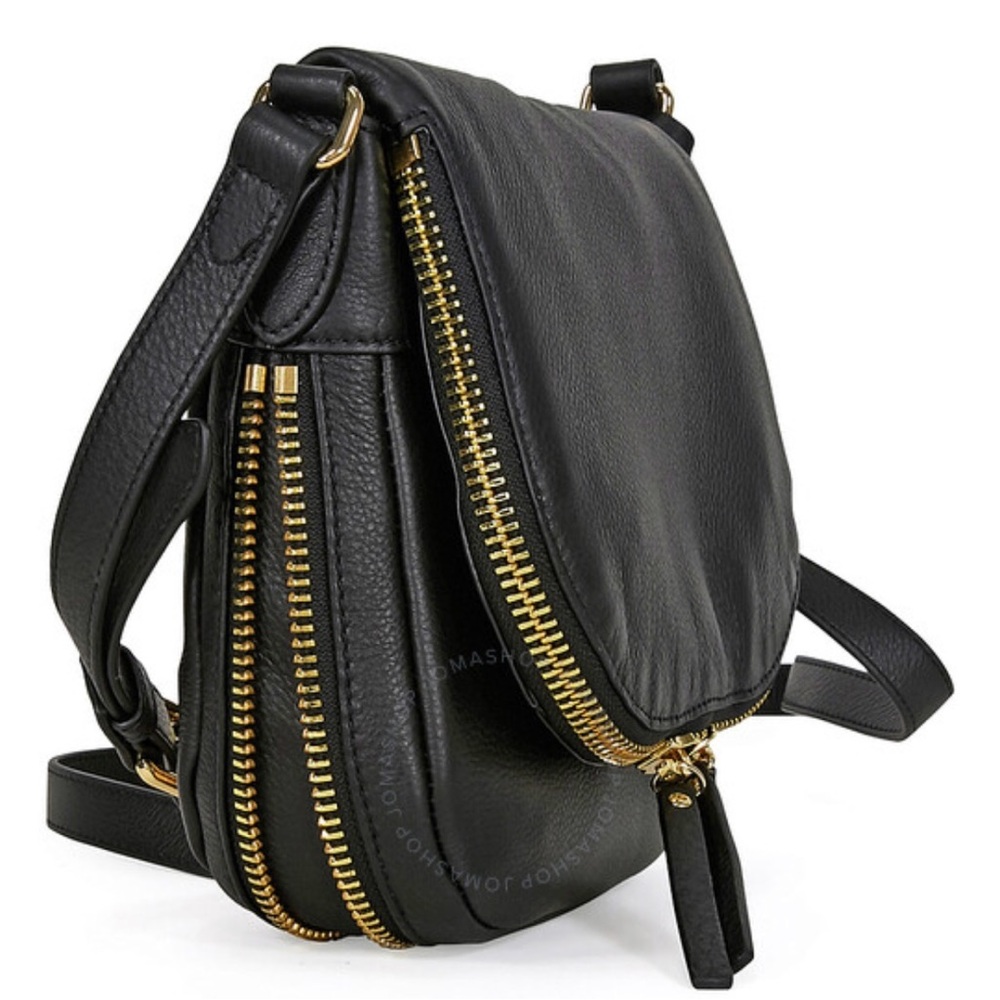 Vince Camuto multi-compartment bag.